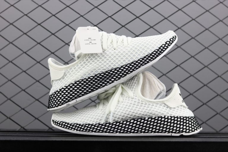 deerupt runner white black