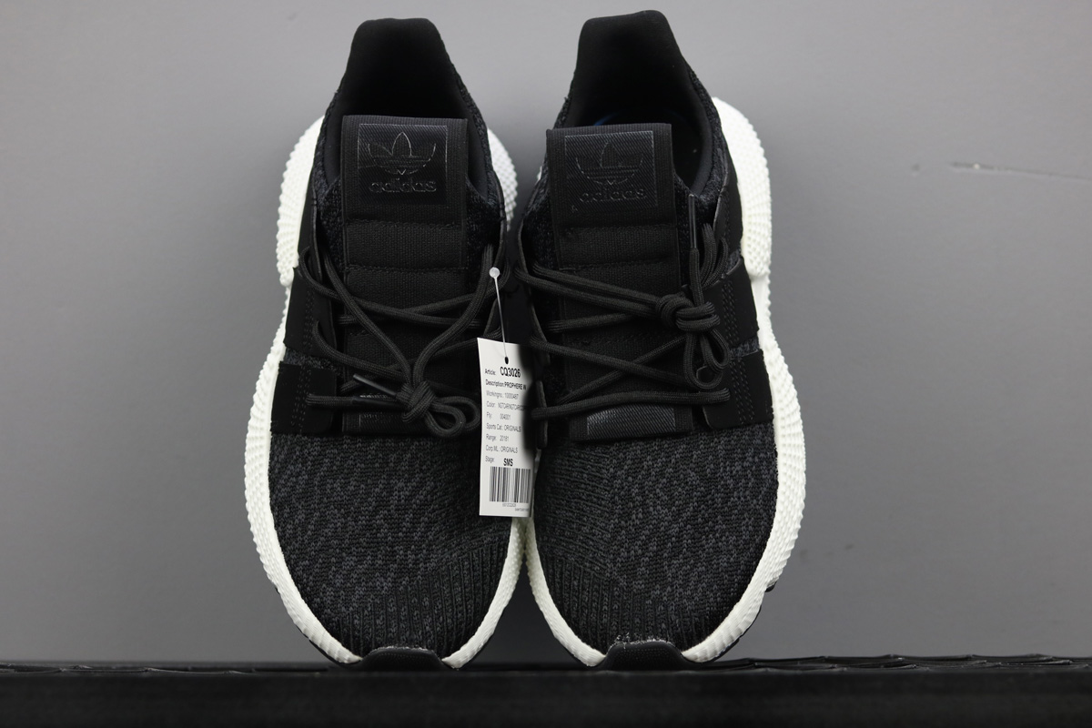 prophere black and white