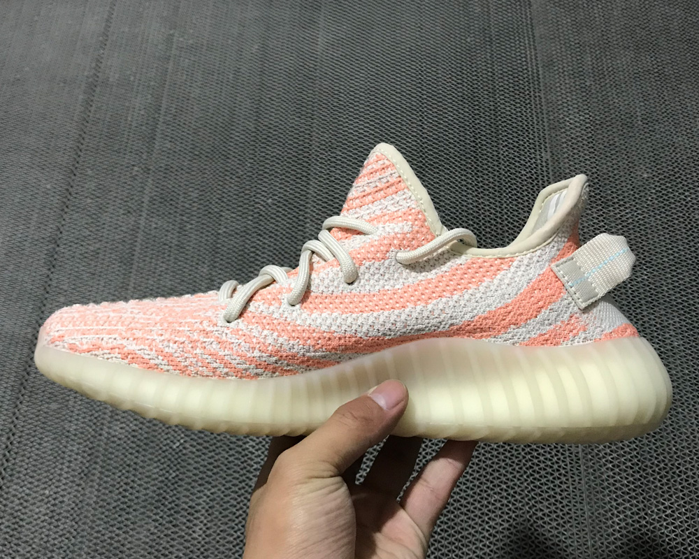 yeezy 350 coral