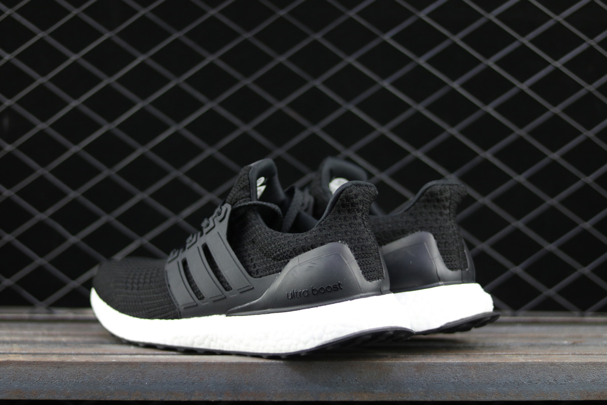 ultra boost 4.0 black white