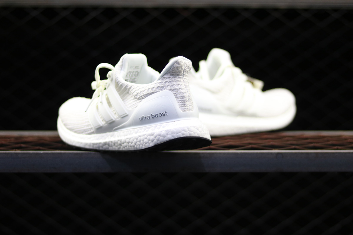 triple white ultra boost 4.0