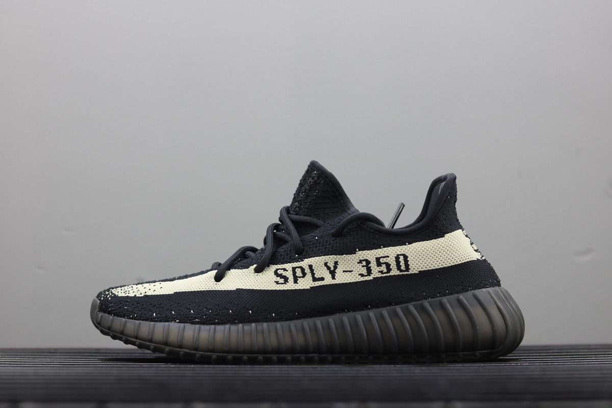 yeezy sply 350 black and white