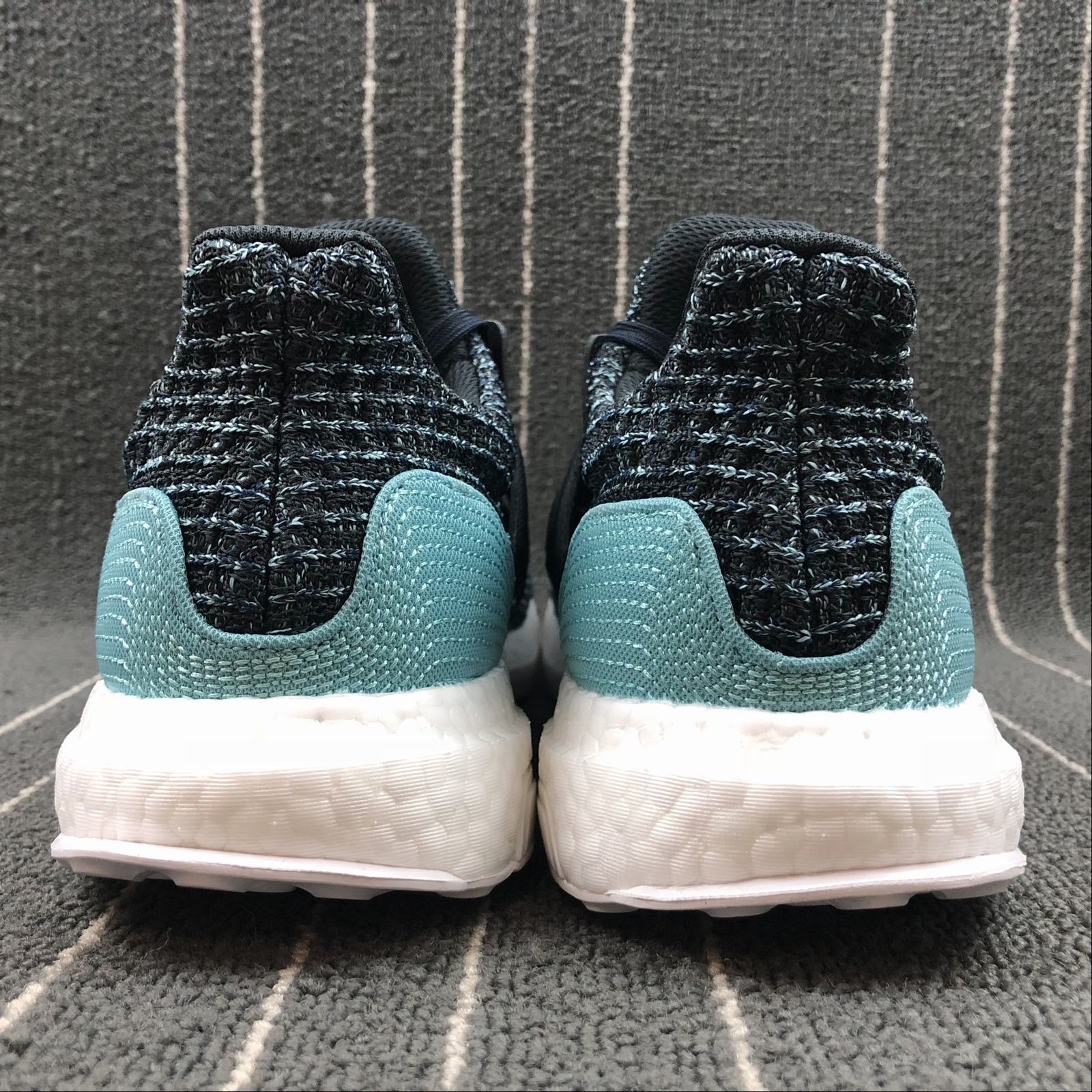 ultra boost carbon blue