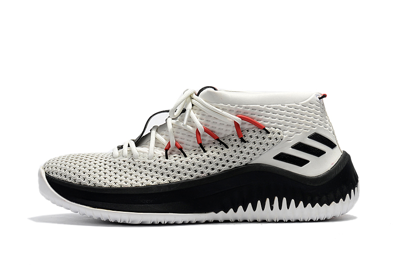 dame 4 black and white