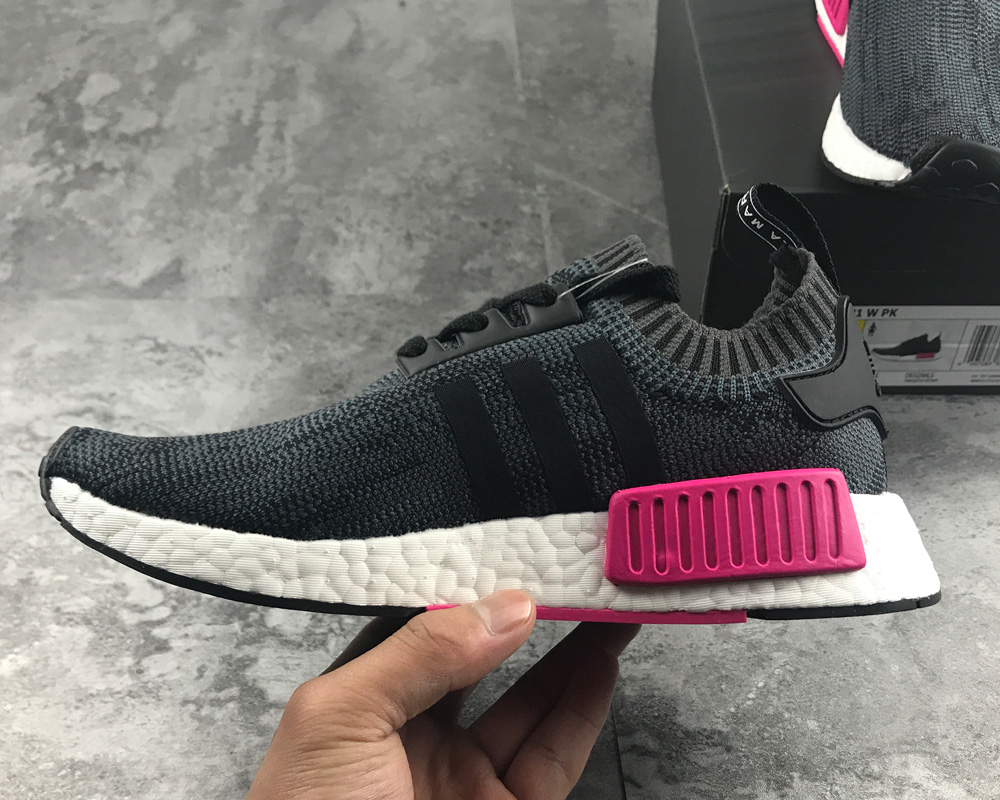 pink and black nmd r1