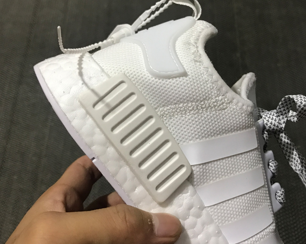 adidas nmd r1 triple white 2