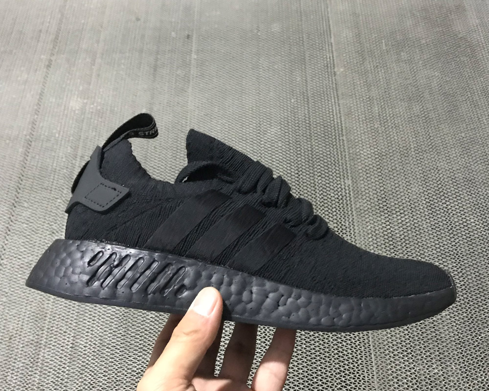 nmd r2 full black