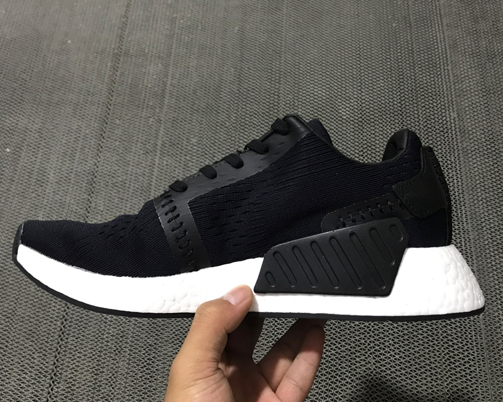 nmd r2 black and white