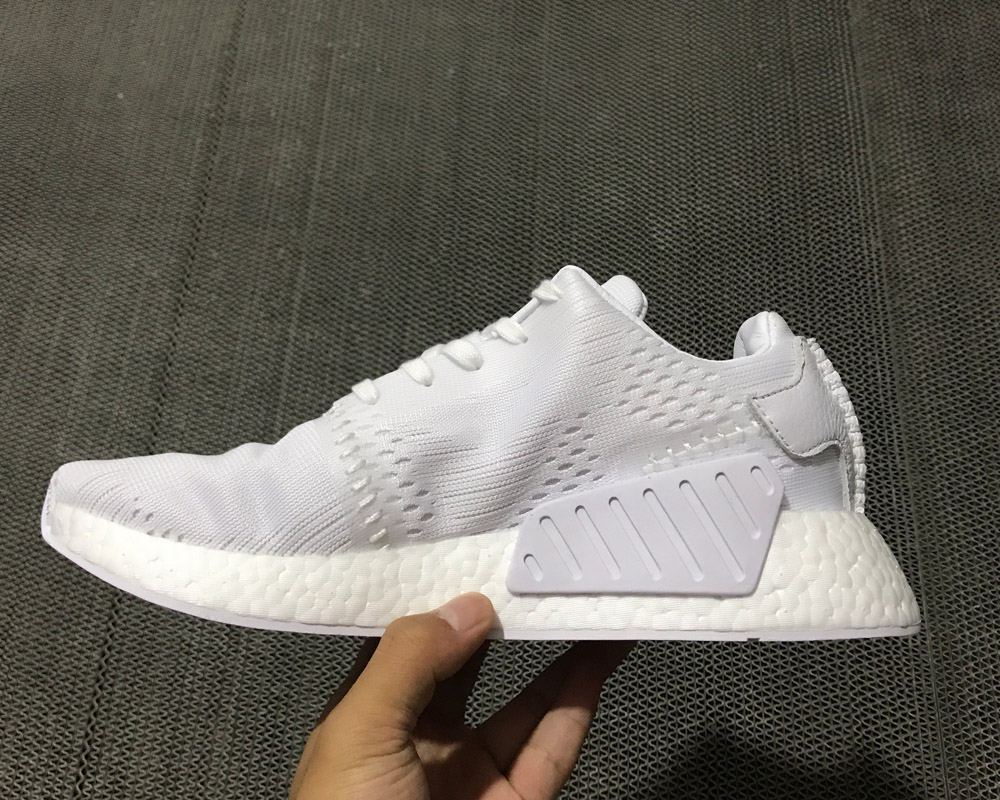 adidas nmd r2 primeknit triple white