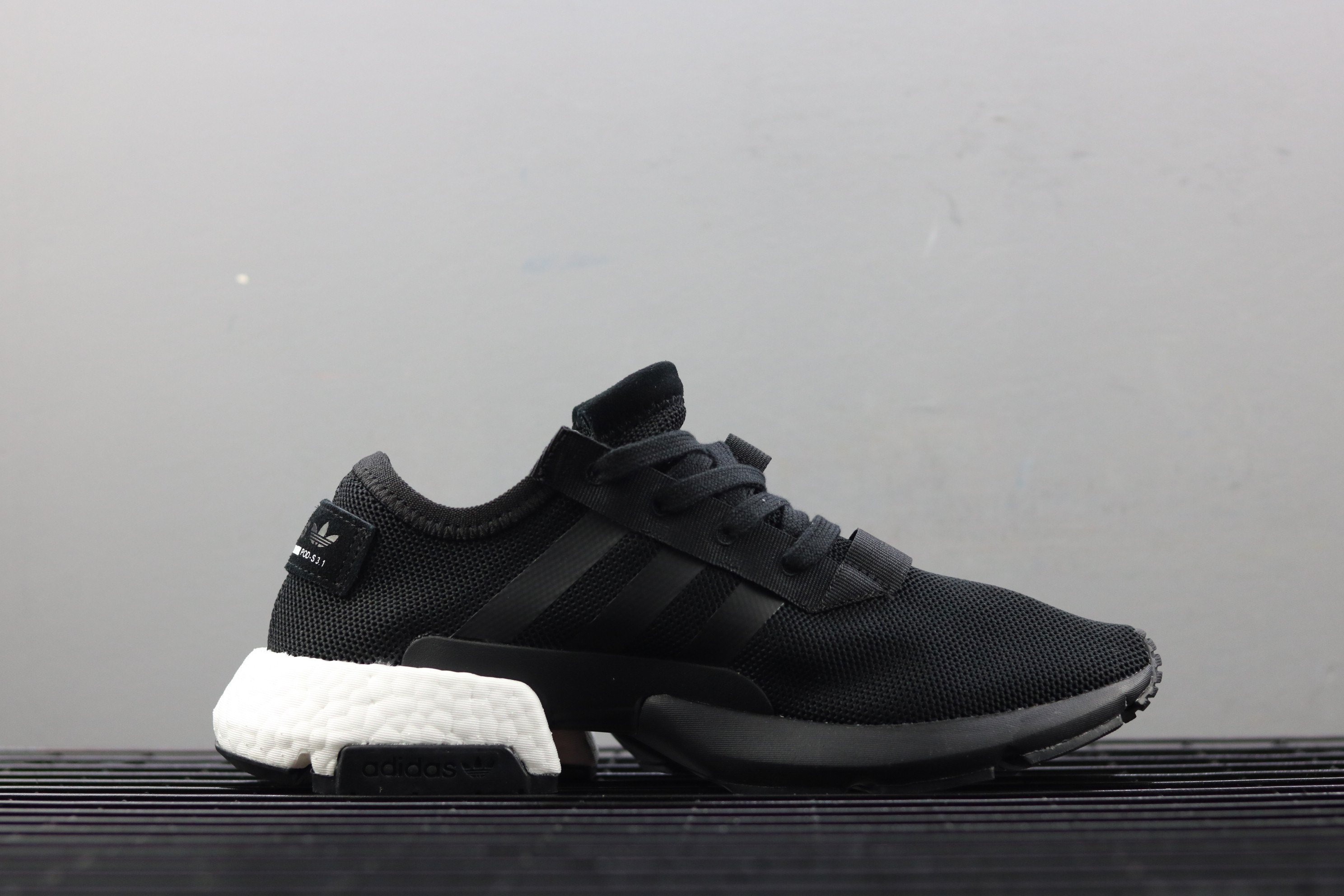 adidas pod 3.1 black and white