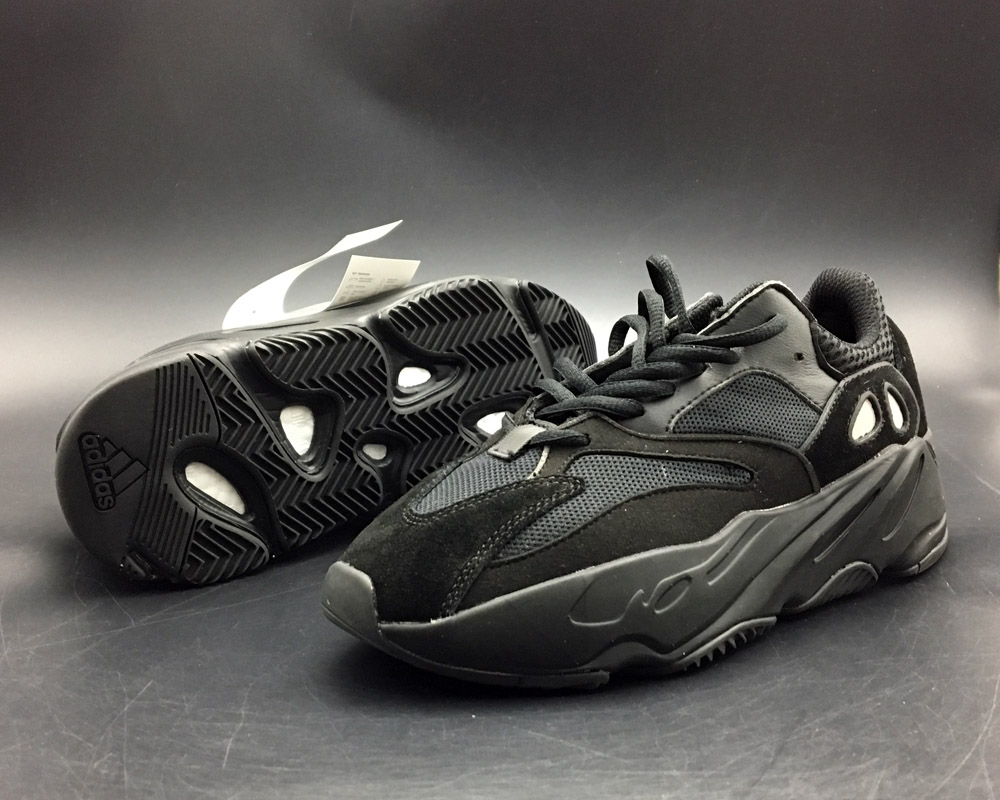 yeezy wave runner 700 triple black