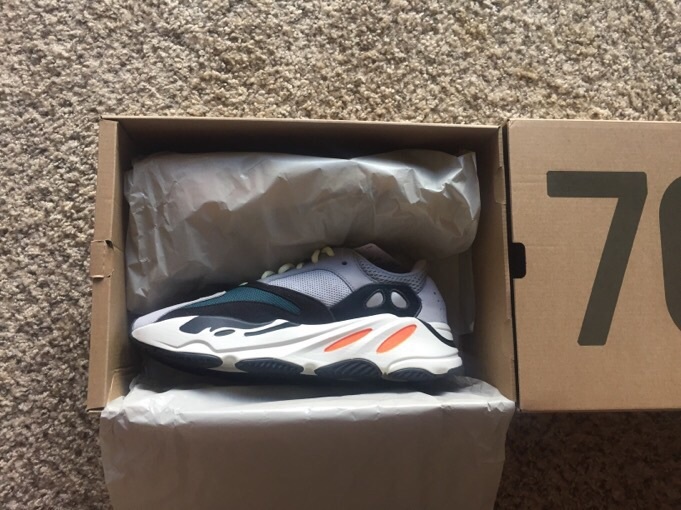 adidas yeezy 700 box