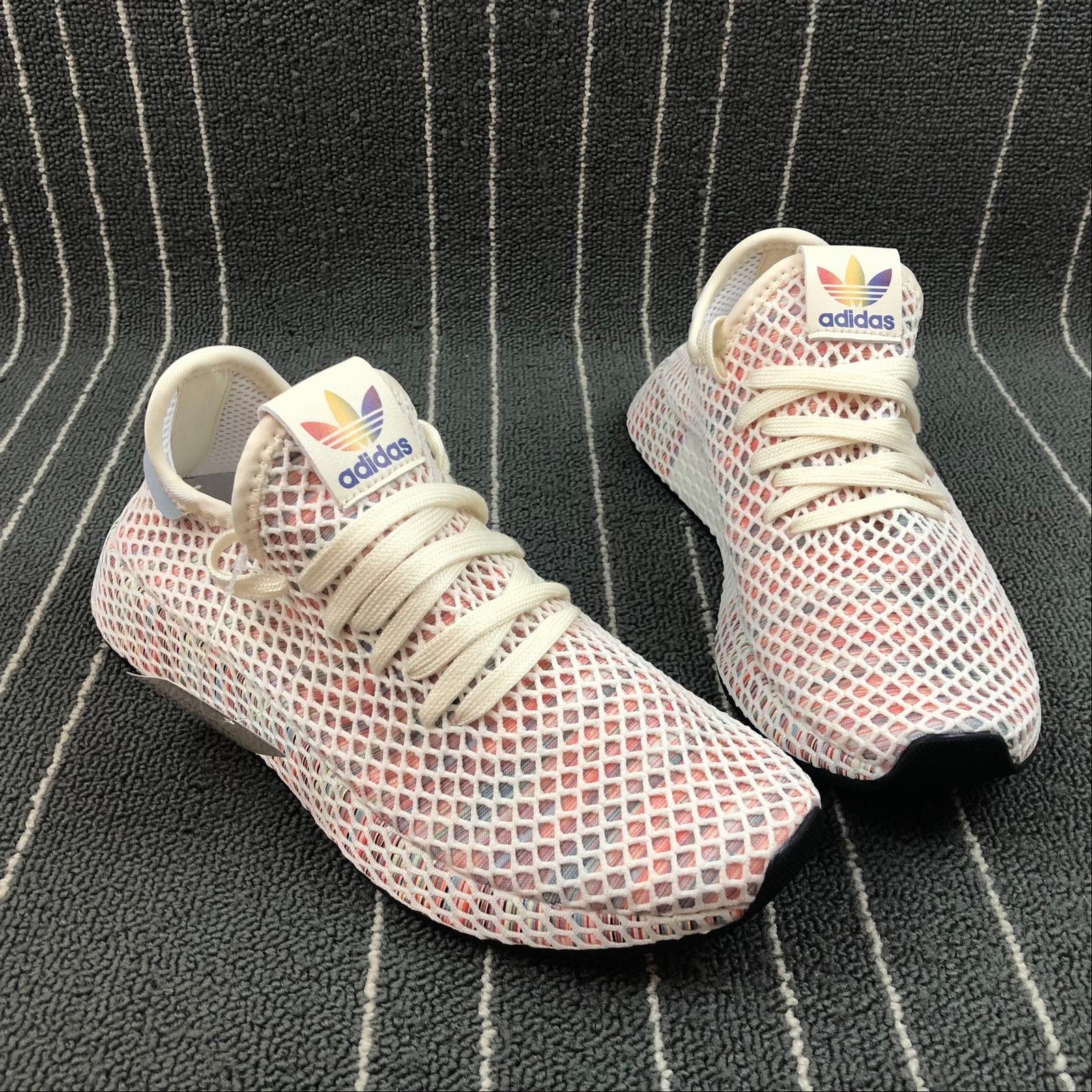 deerupt runner pride