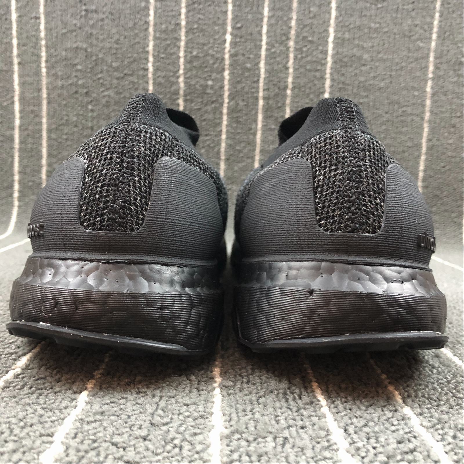 ultra boost laceless ltd triple black