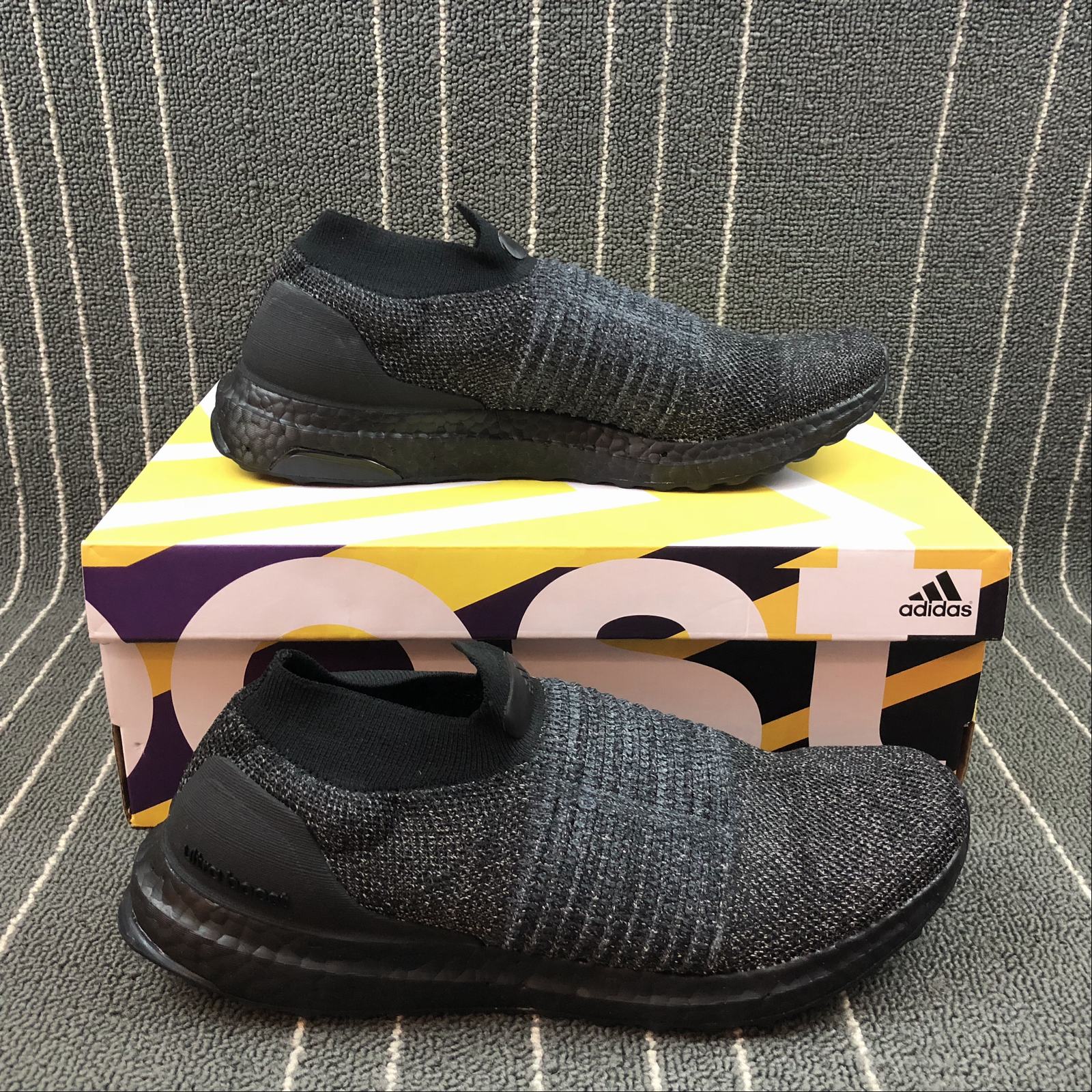 ultra boost laceless ltd triple black