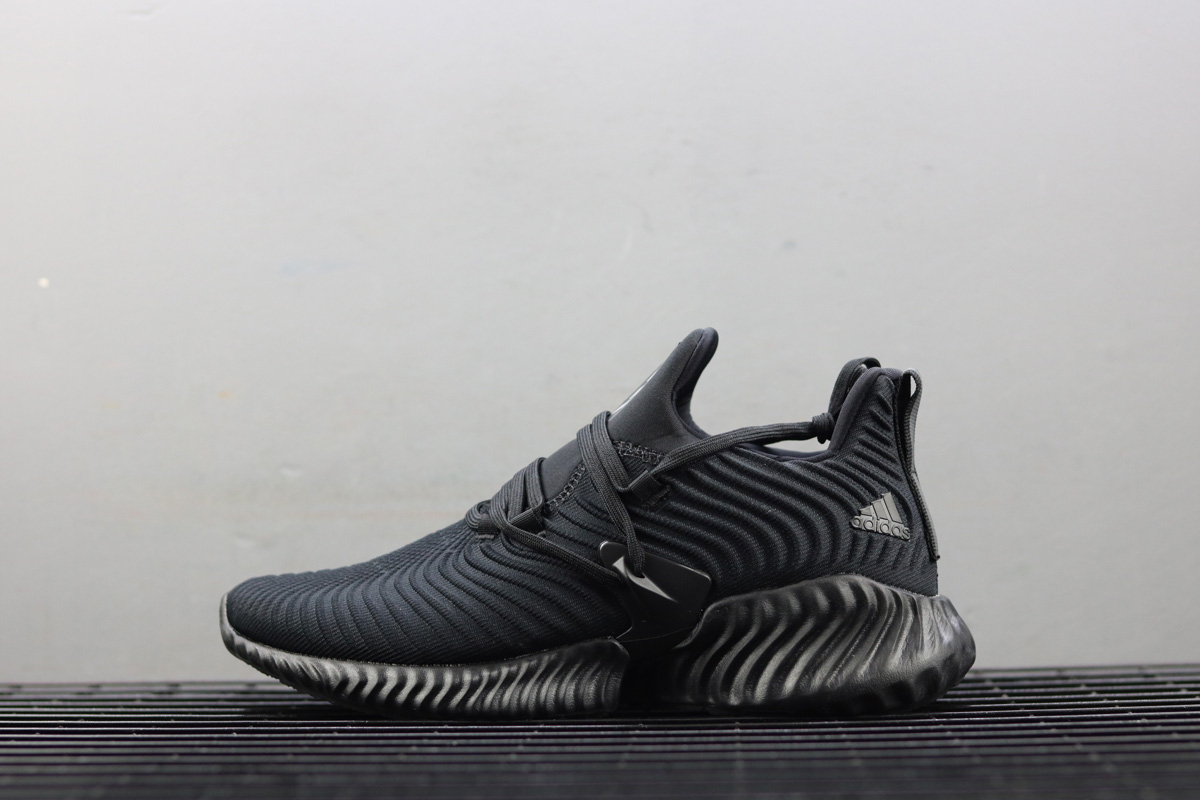 adidas alphabounce all black