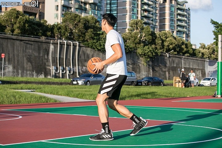 harden vol 3 on feet