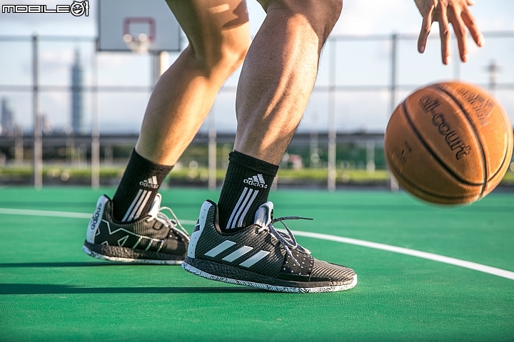 harden vol 3 on feet