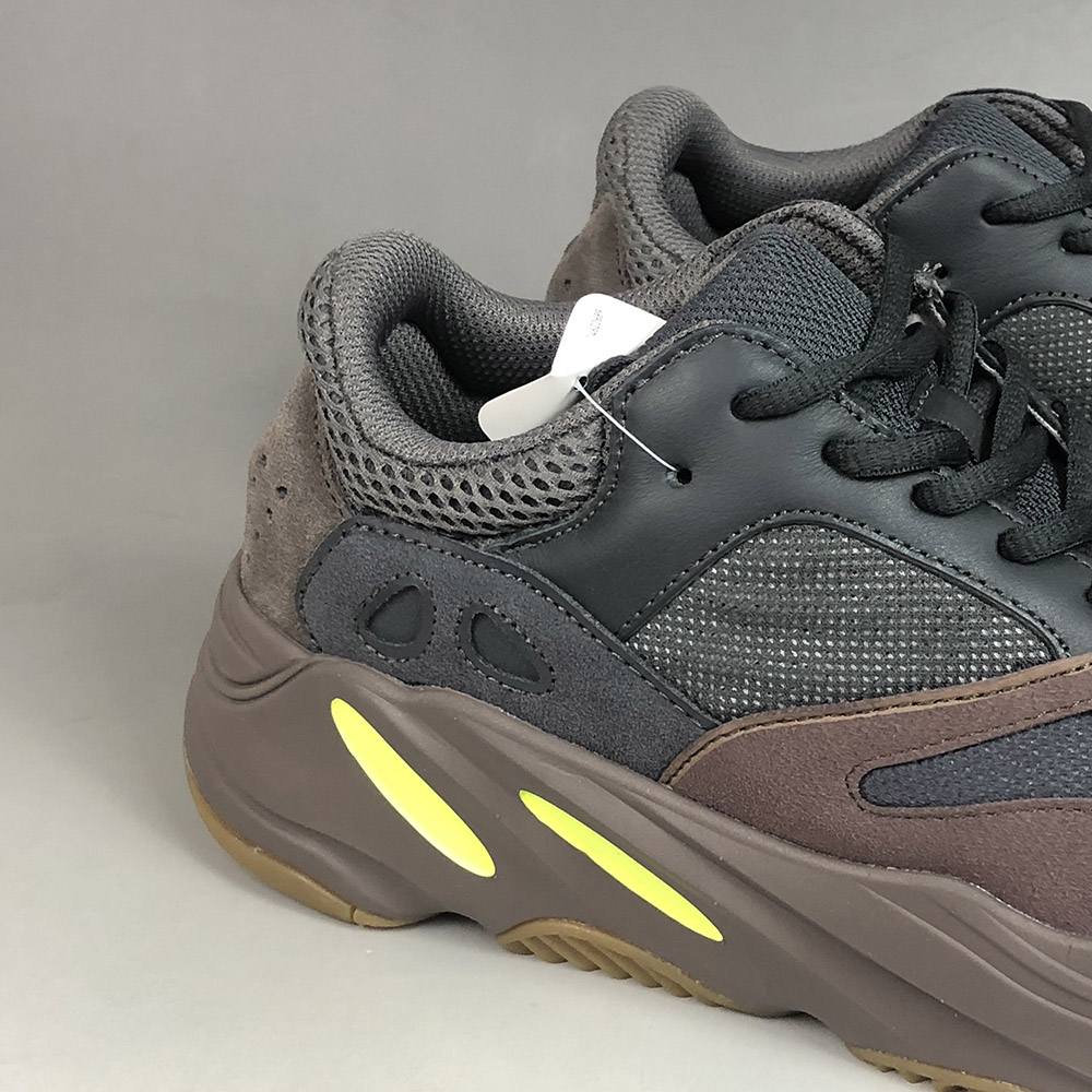 yeezy boost 700 mauve review