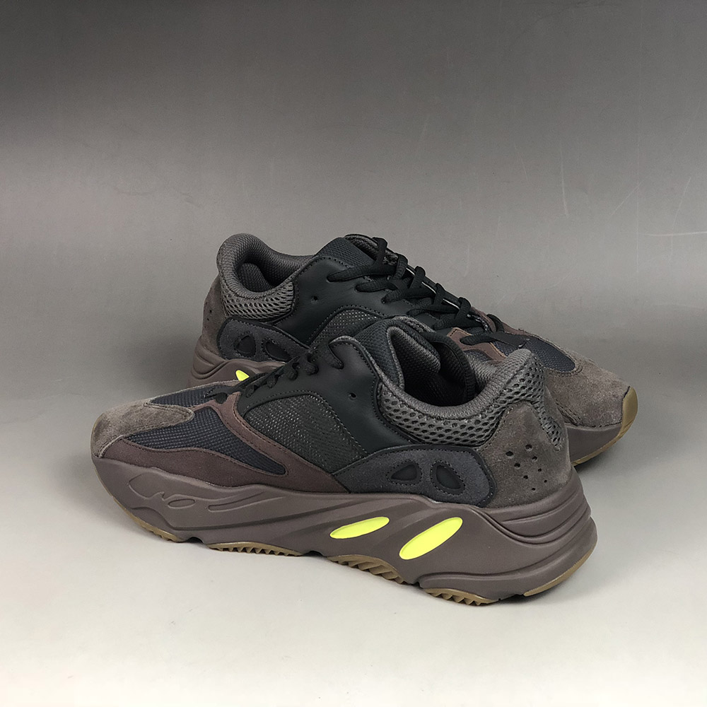 yeezy 700 mauve sole