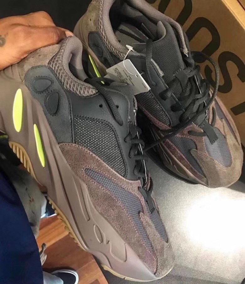 ebay yeezy 700 mauve