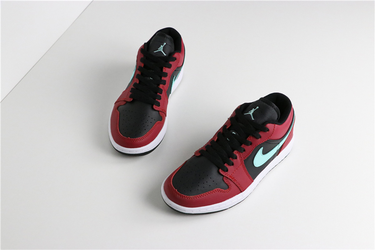 jordan 1 low black green pulse gym red