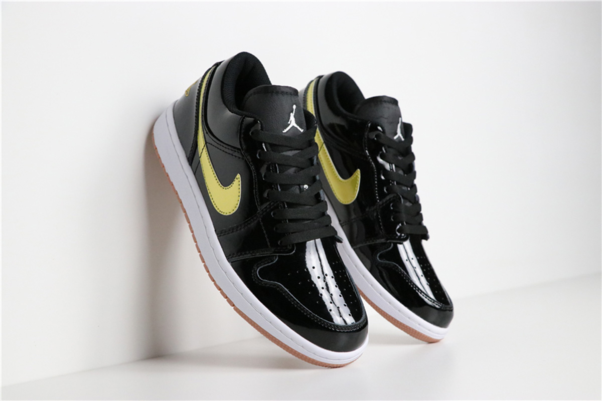 white patent leather jordan 1