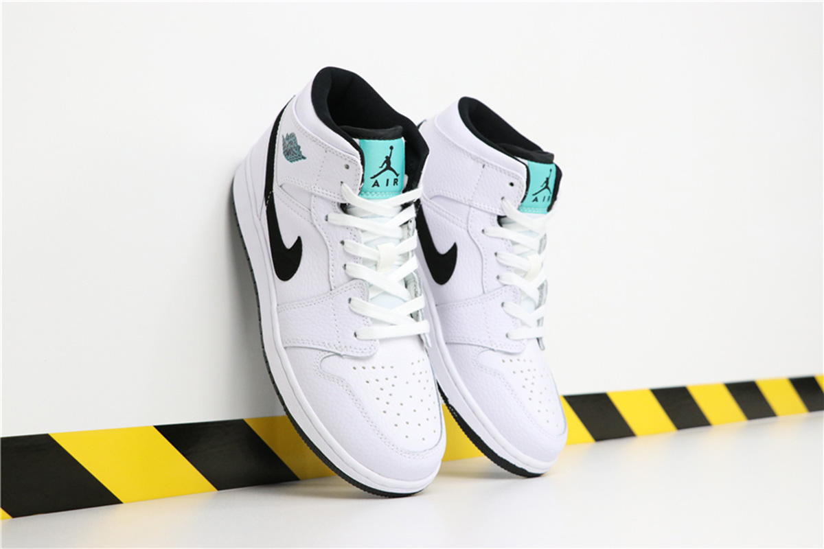 Air Jordan 1 Mid GS Hyper Jade 554725 