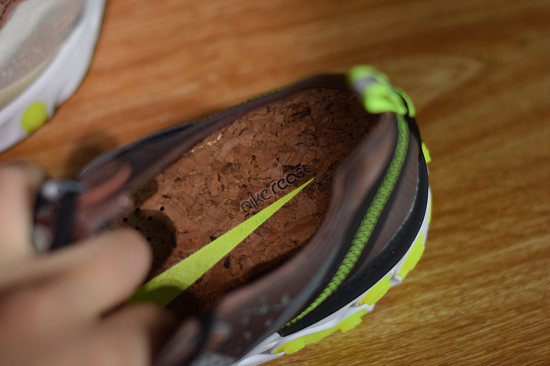 Nike-React-Element-87-Desert-Sand-Cool-Grey-Smokey-Mauve-4