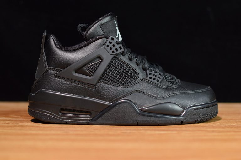 triple black air jordan 4