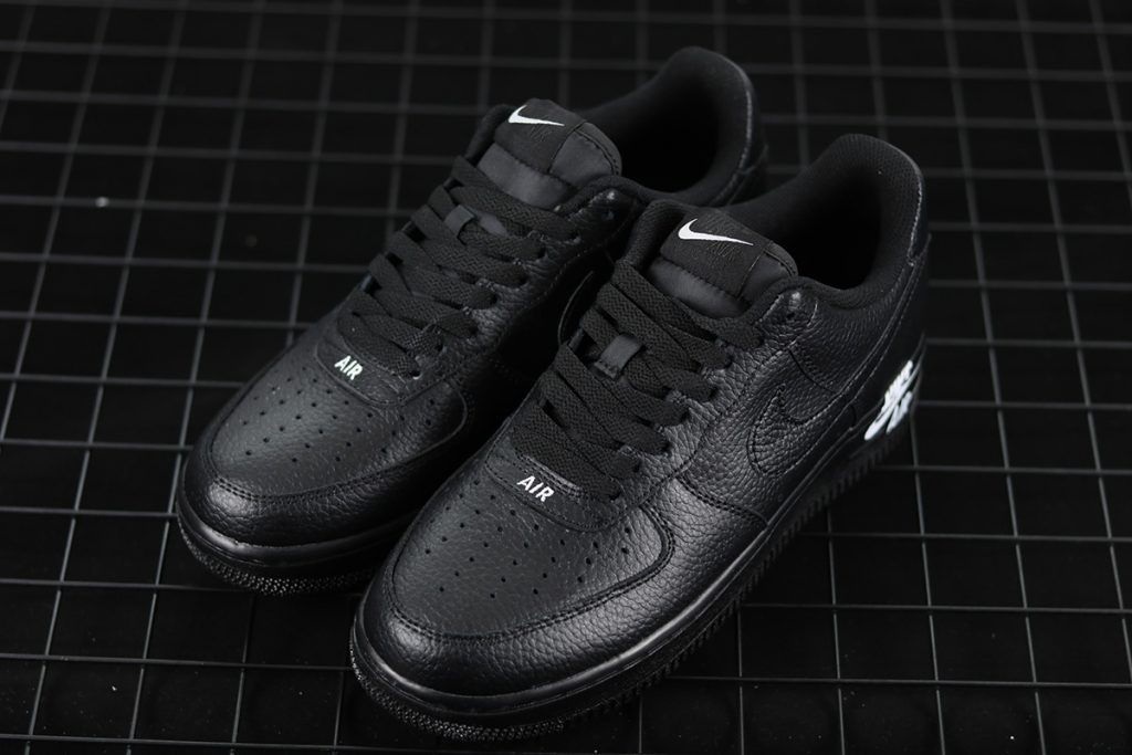 nike air force 1 metal logo