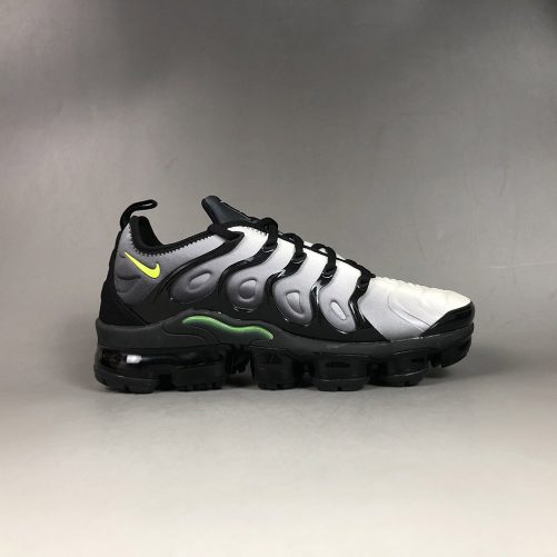 nike air vapormax plus volt