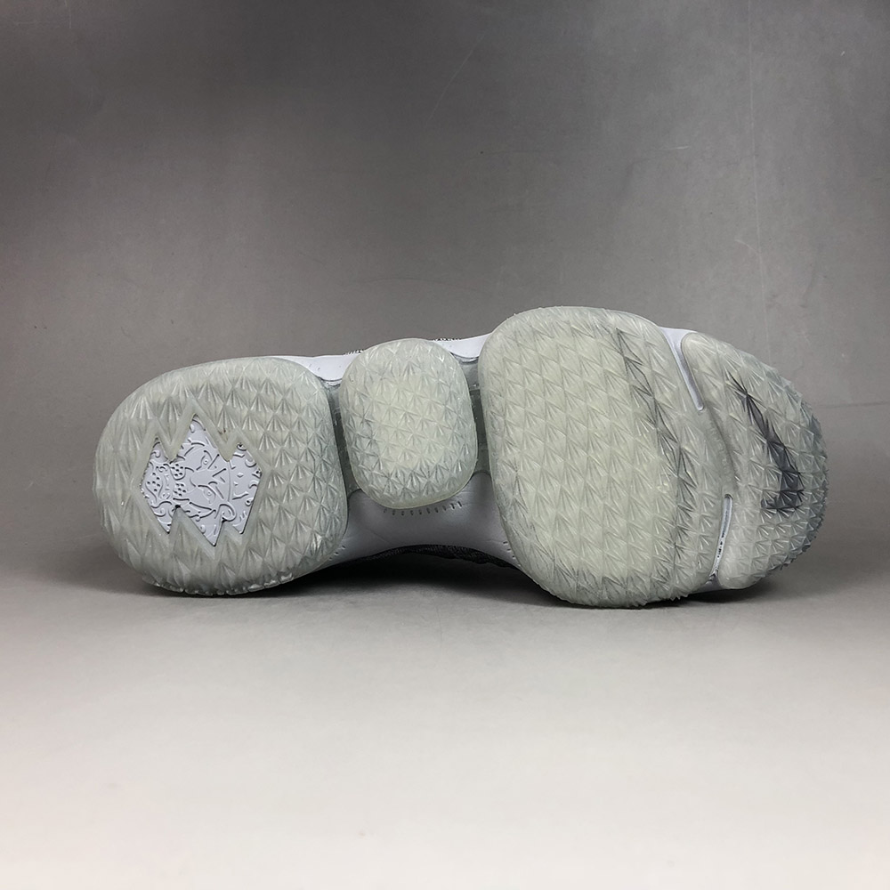 Nike-LeBron-15-City-Edition-Grey-Metallic-Gold-897648-005-For-Sale-2