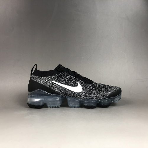 black and white nike vapormax flyknit