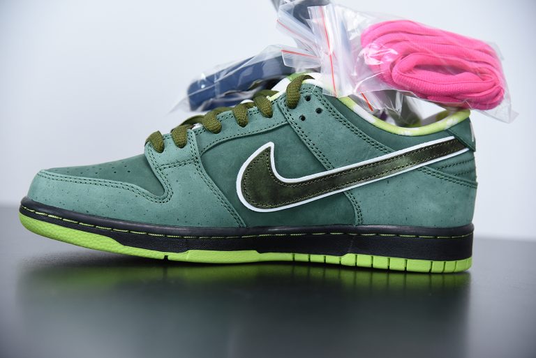 green fur dunks