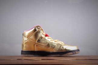 Humidity x Nike SB Dunk High âTrumpetâ Metallic Gold For Sale â The Sole Line