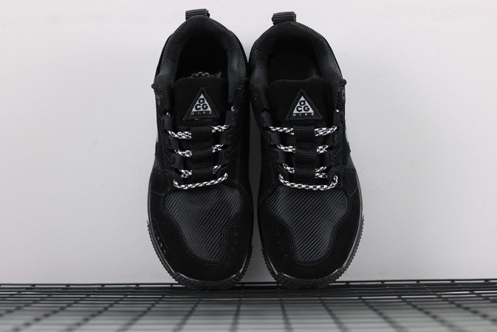 nike acg dog mountain black