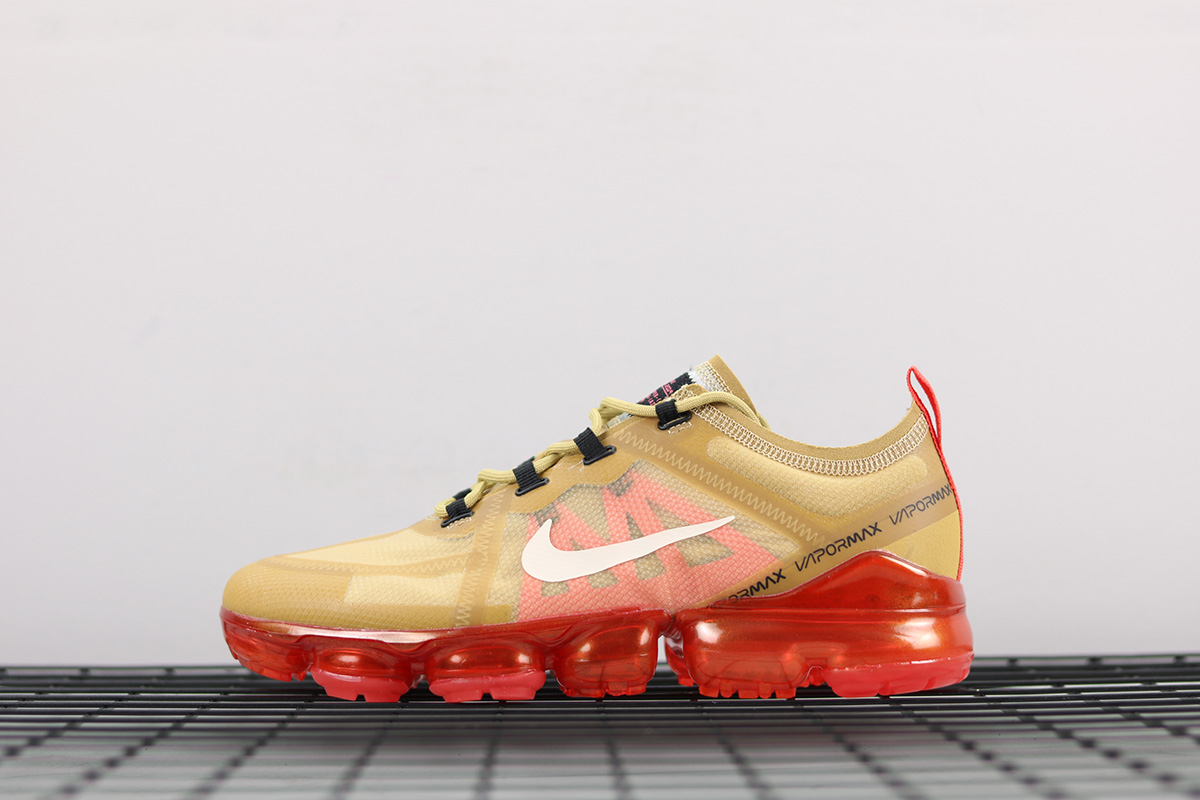 gold nike vapormax