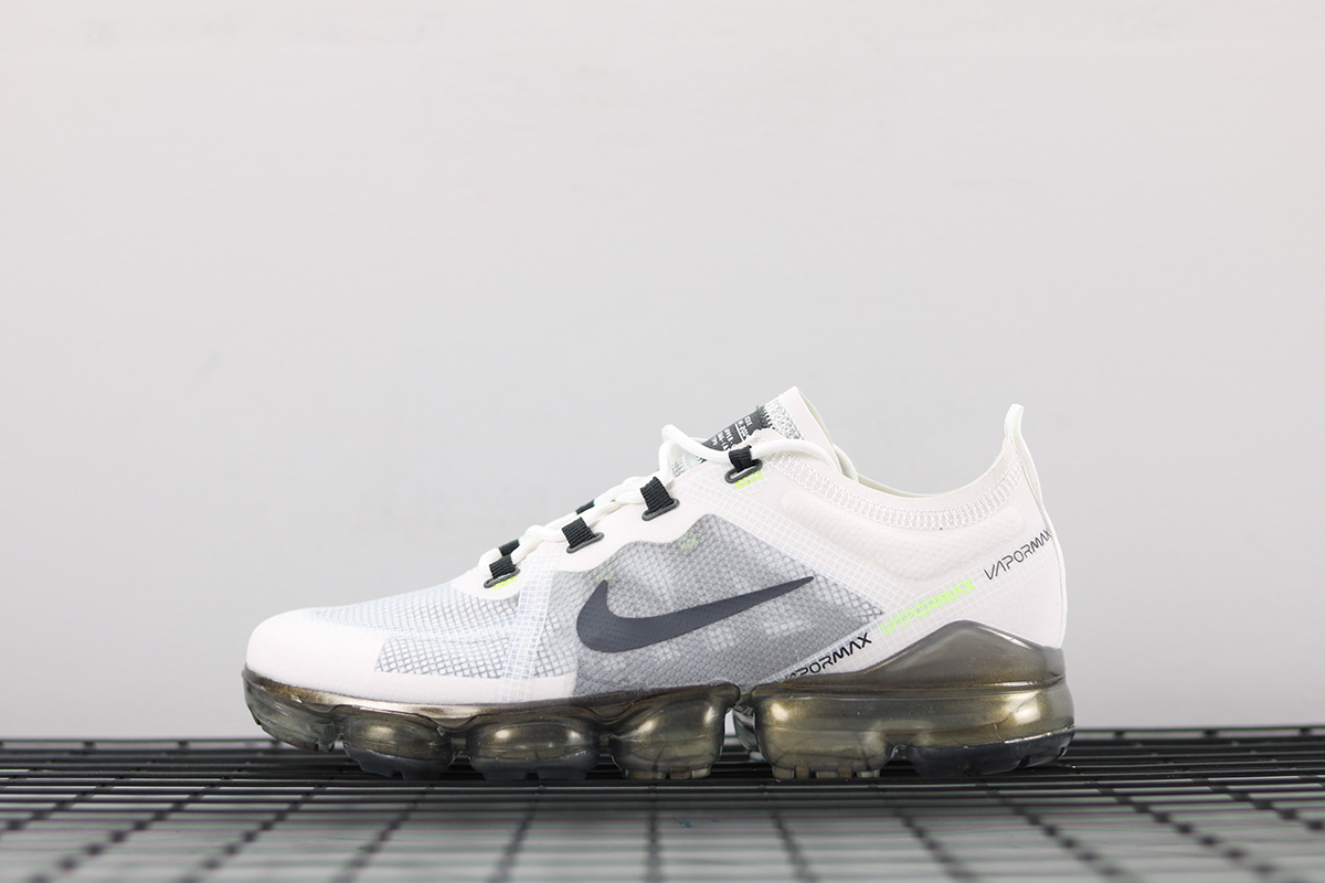 white vapormax 2019
