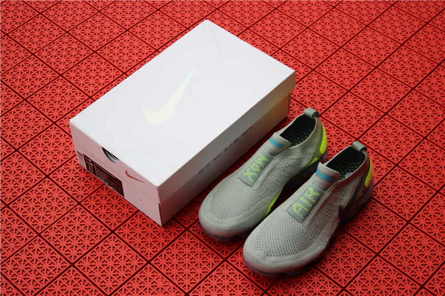 Nike-Air-VaporMax-Flyknit-Moc-2-Mica-Green-Volt-Neo-Turquoise-5