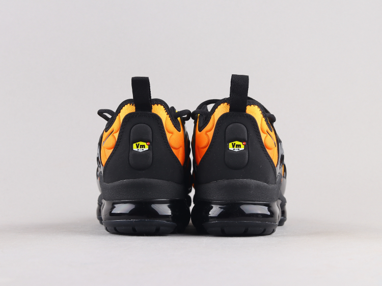 nike vapormax plus sunset orange