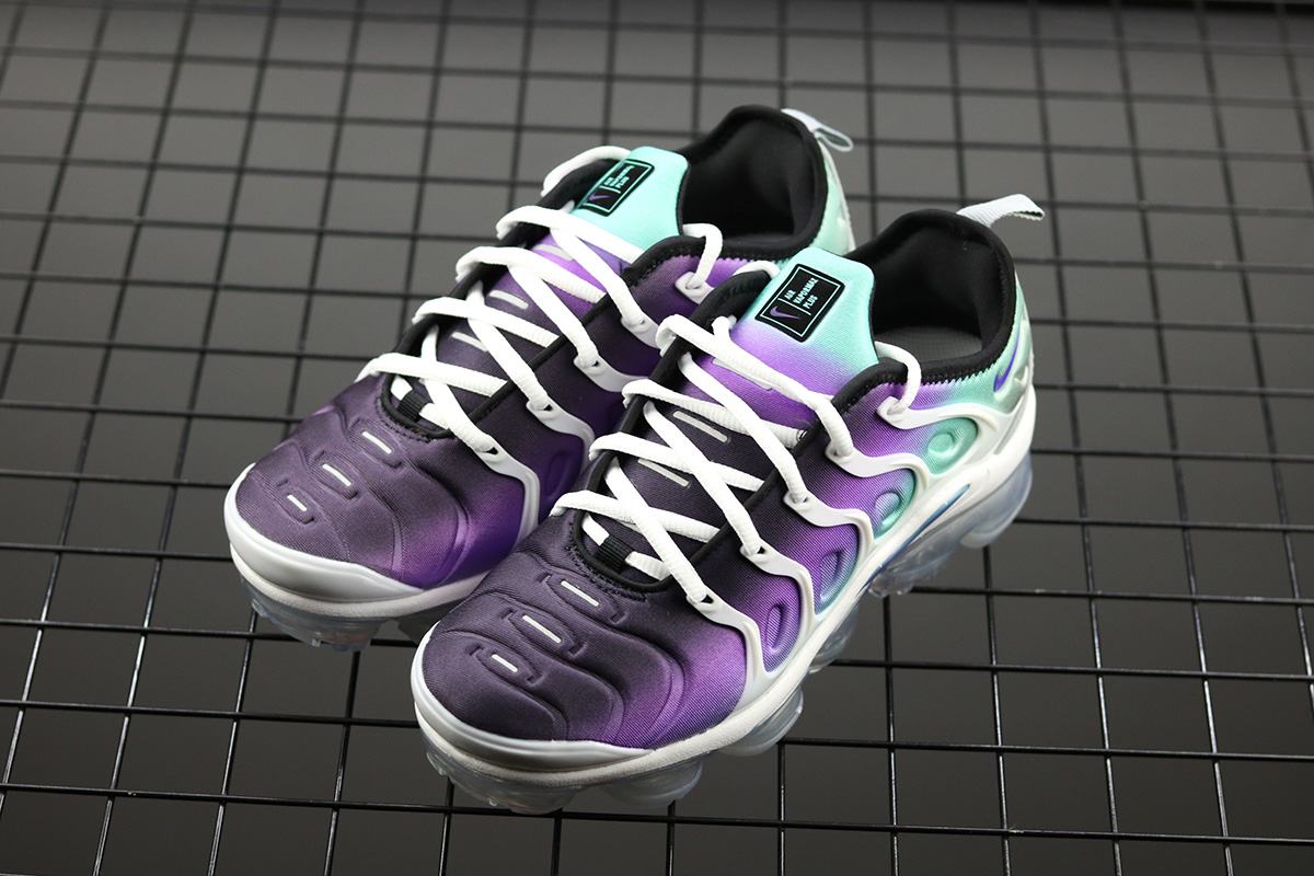 nike air vapormax plus white fierce purple