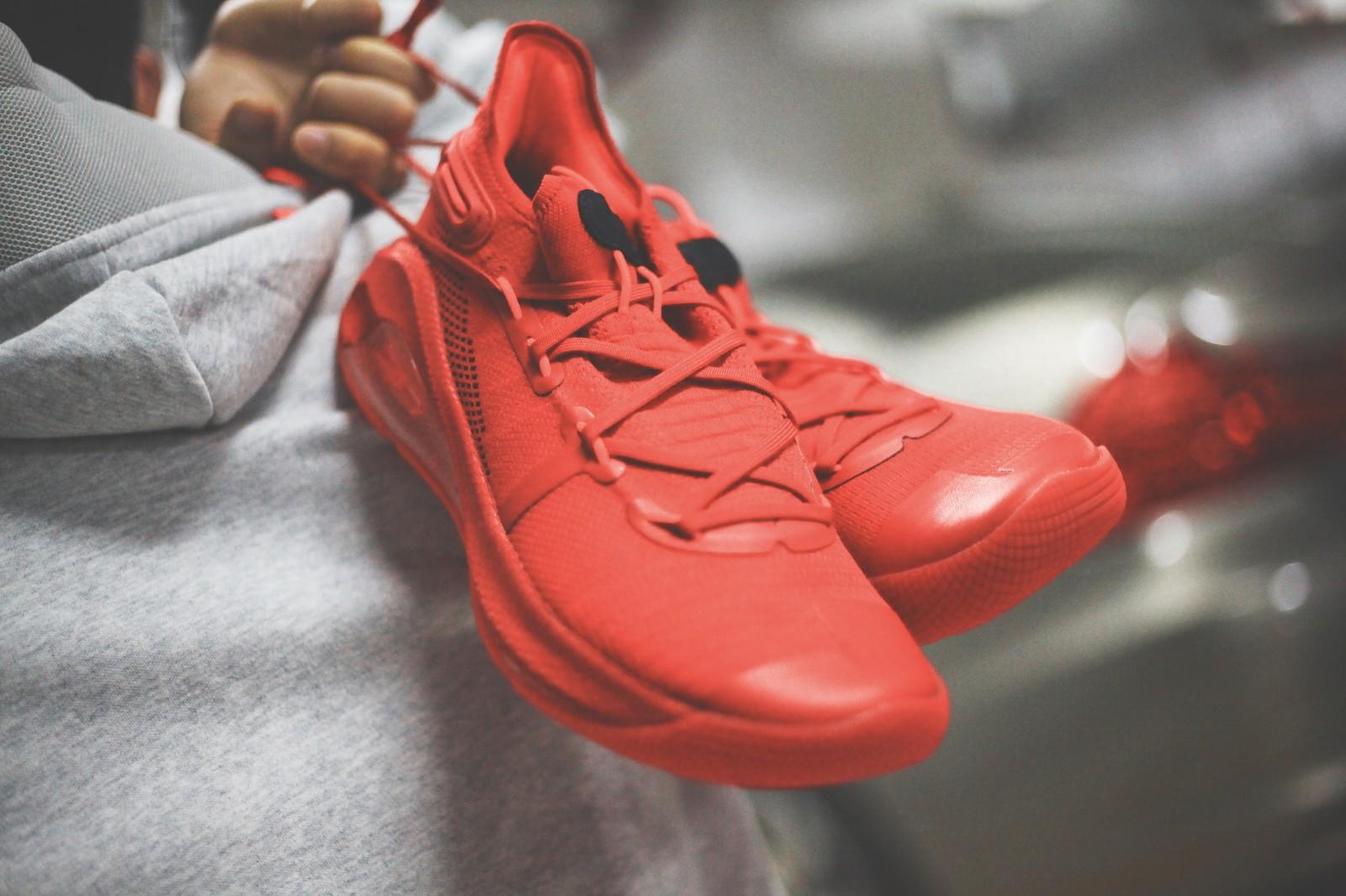 curry 6 red on feet