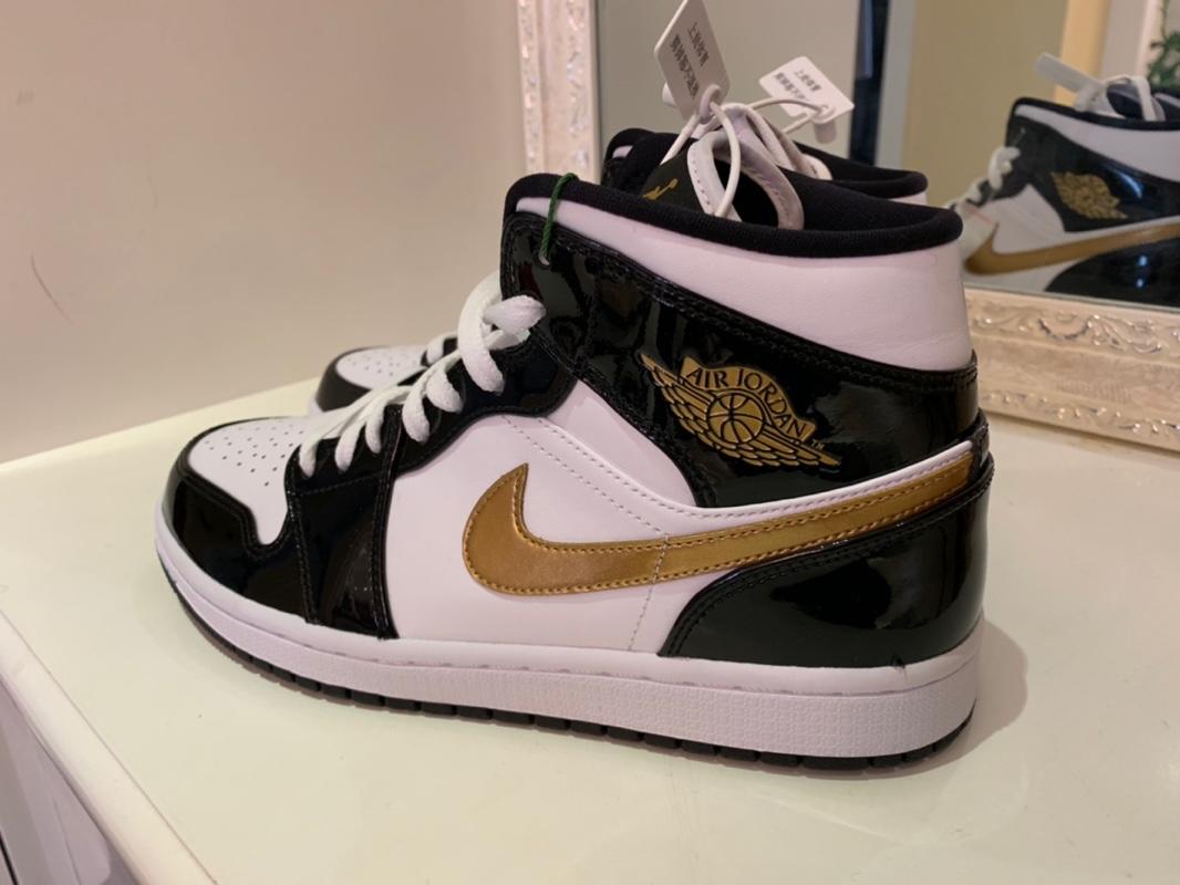 air jordan 1 mid patent gold