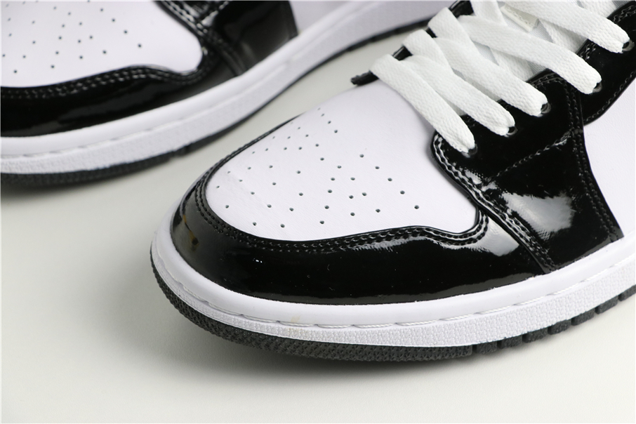white black and gold jordans 1