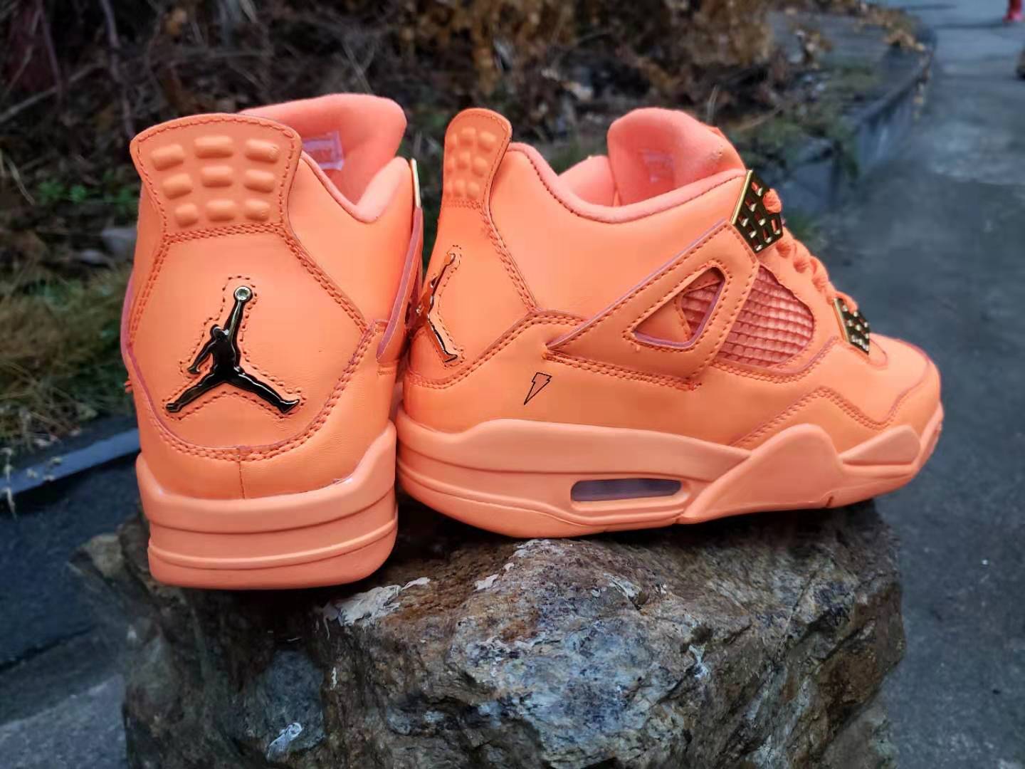 jordan retro 4 metallic gold