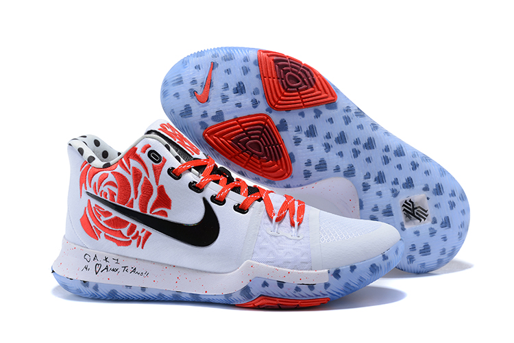 kyrie 3 mom