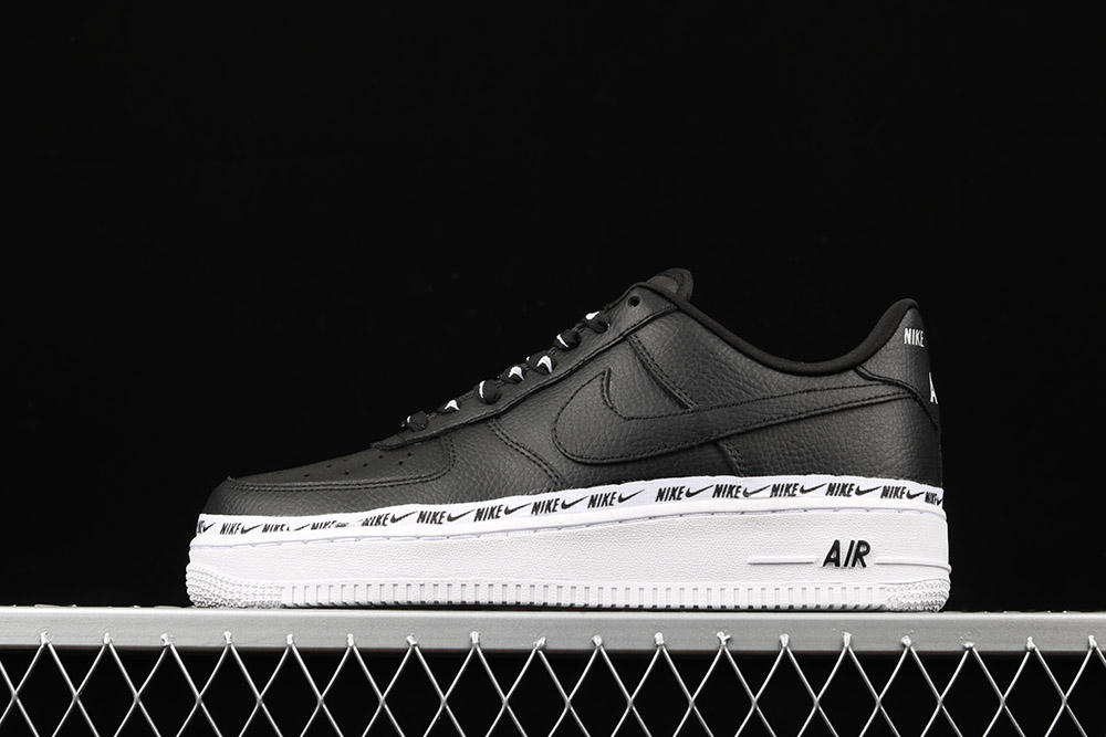 nike air force black with white line 
