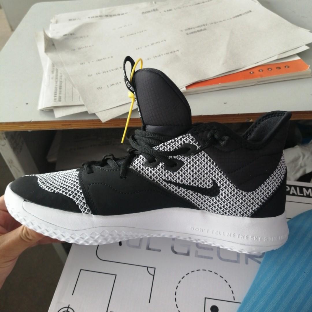 pg 3 black and white