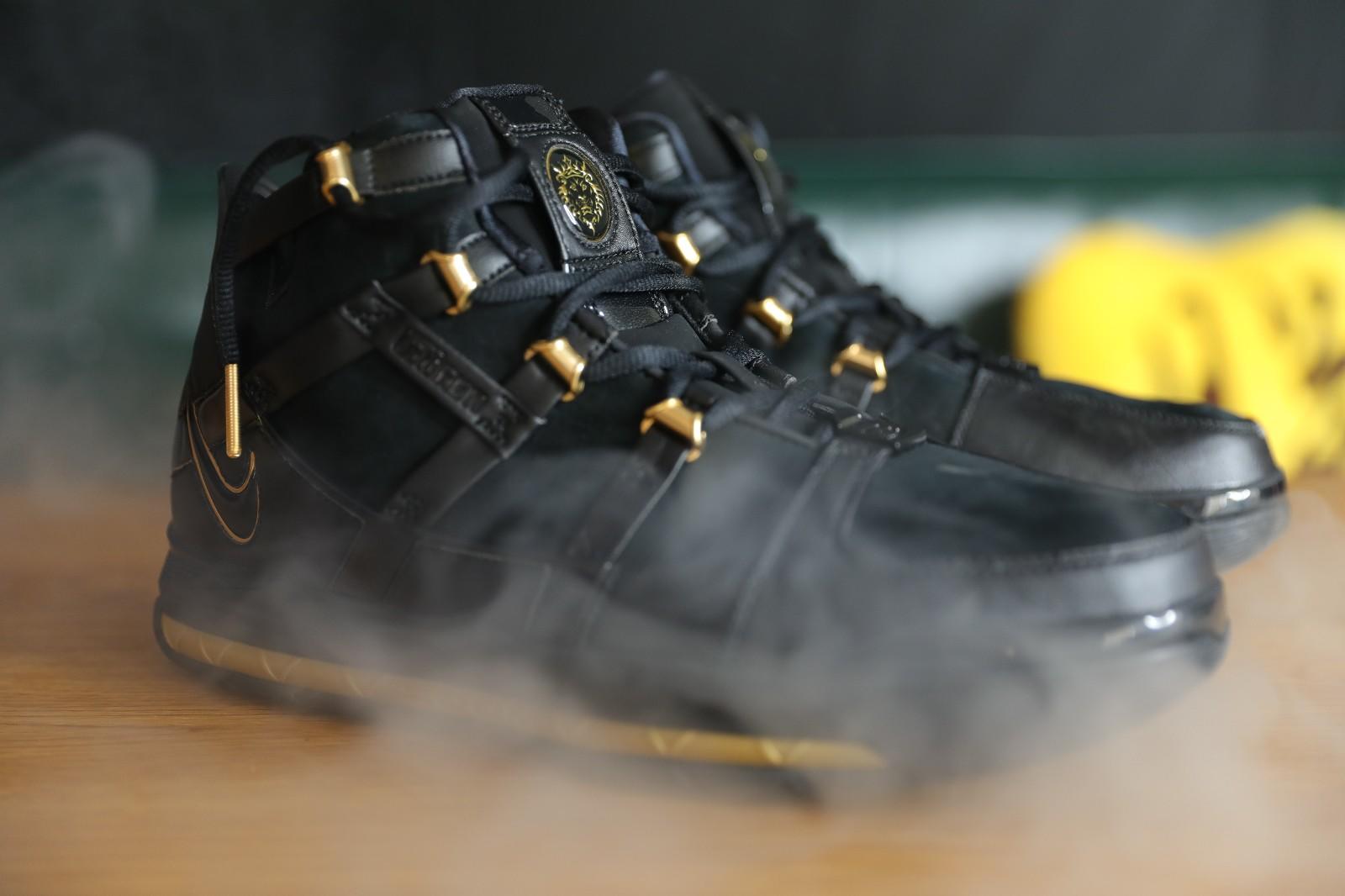 zoom lebron 3 black and gold